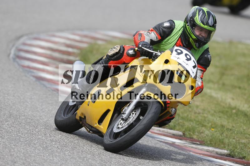 /Archiv-2025/07 19.04.2025 Speer Racing ADR/Instruktorentraining/997